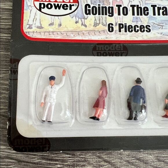 New Model Power Going To The Train - Picture 2 of 4